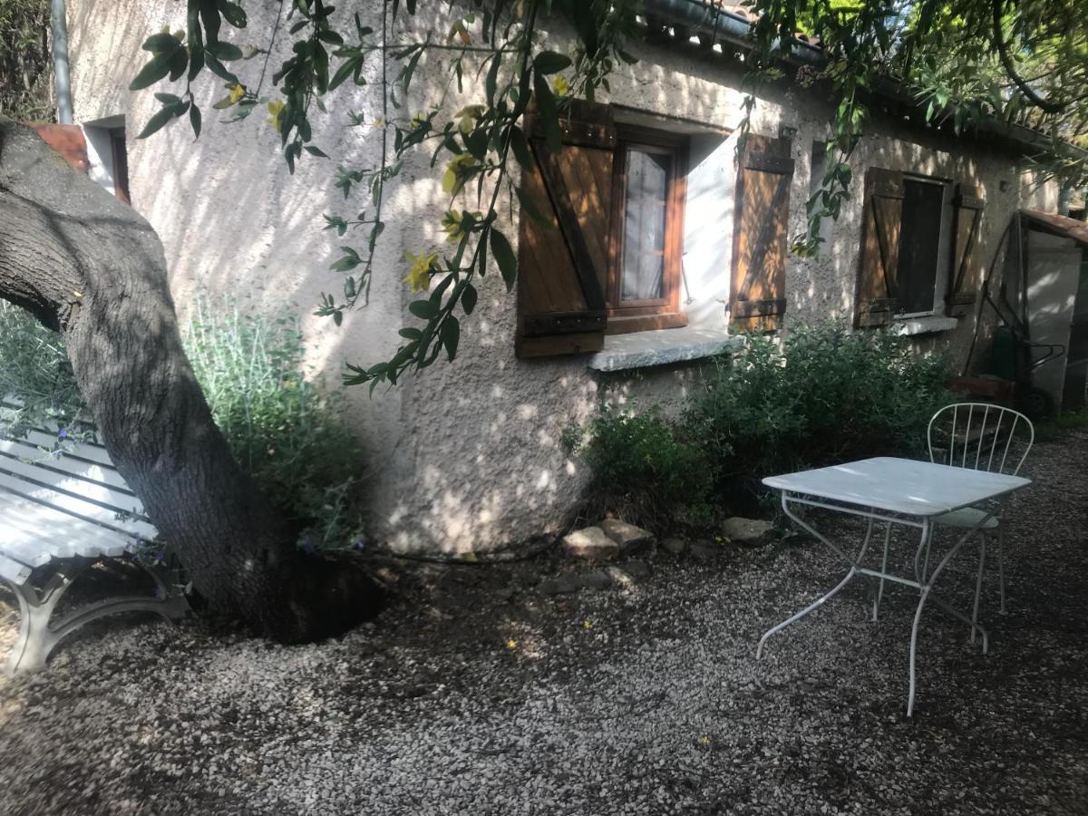 Studio Mitoyen / 2 Personnes Hyères Zewnętrze zdjęcie
