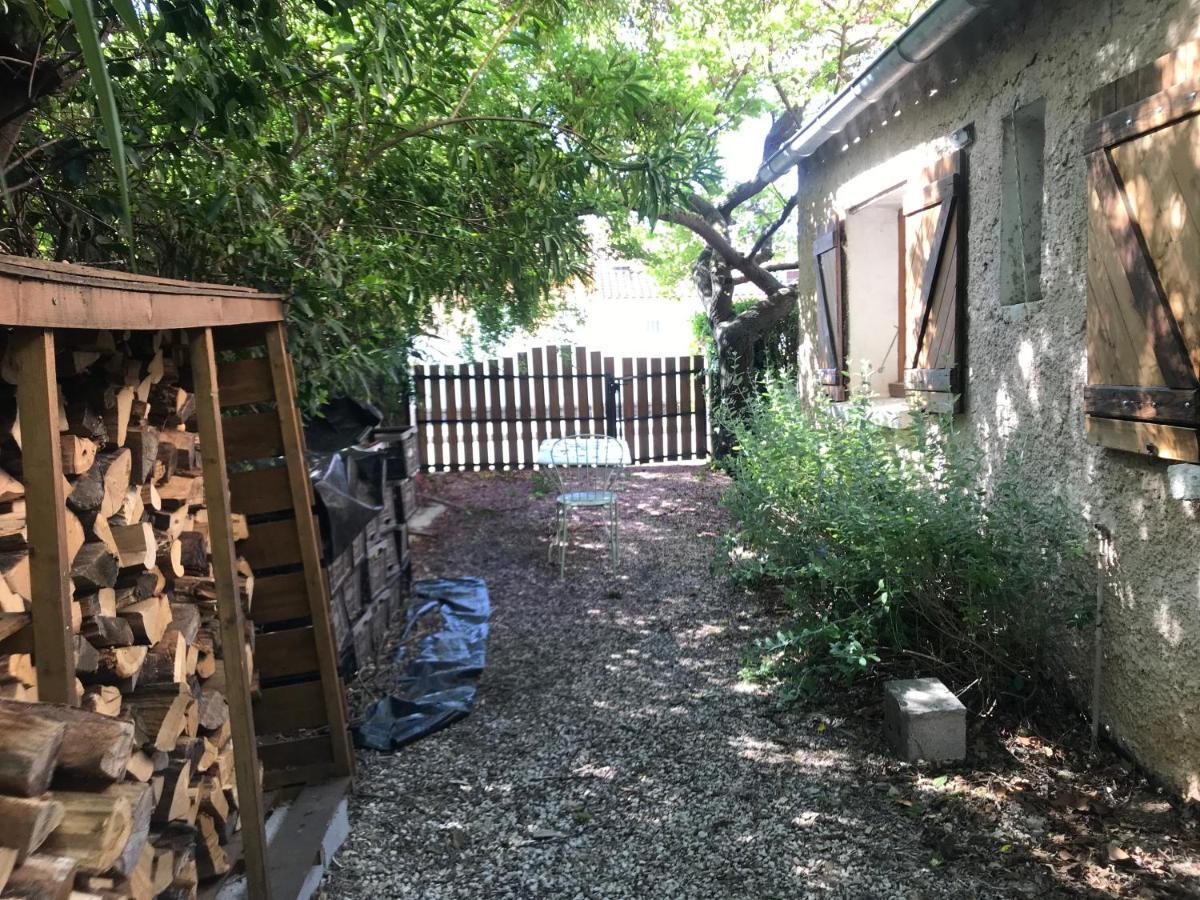 Studio Mitoyen / 2 Personnes Hyères Zewnętrze zdjęcie
