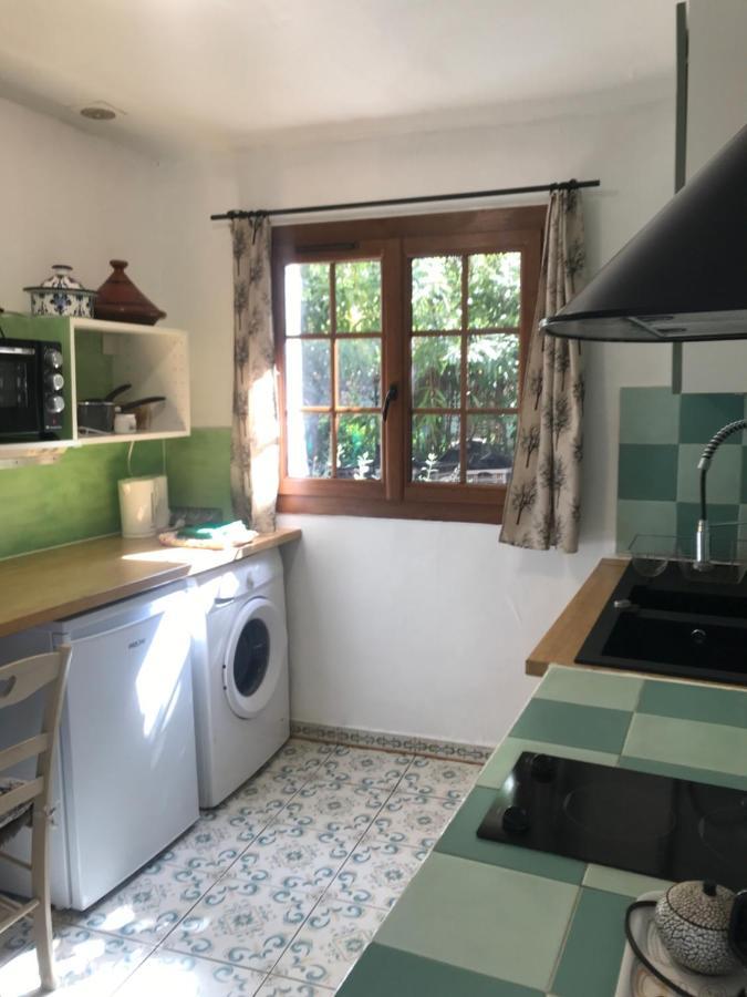 Studio Mitoyen / 2 Personnes Hyères Zewnętrze zdjęcie
